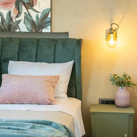 Rodamos فيلة كارافوميلوس