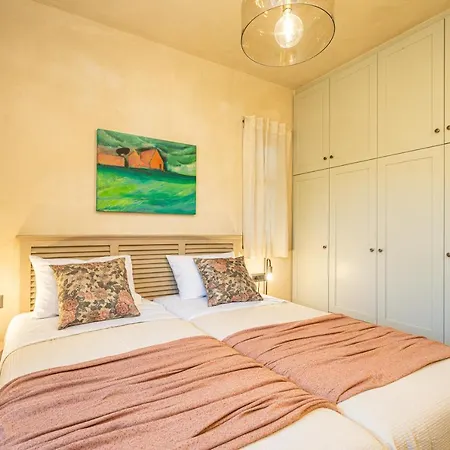 Rodamos * كارافوميلوس