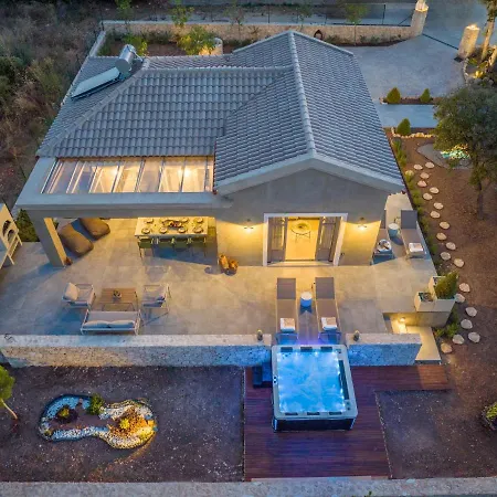 Rodamos * Karavomylos